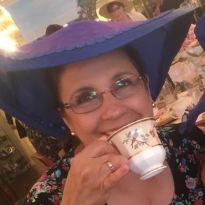 Meet your Posher, Drina